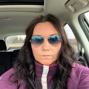 Meet your Posher, Suzanne